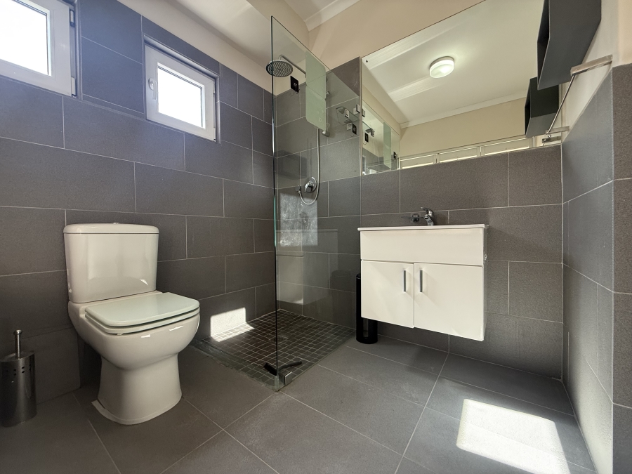 1 Bedroom Property for Sale in Wynberg Upper Western Cape